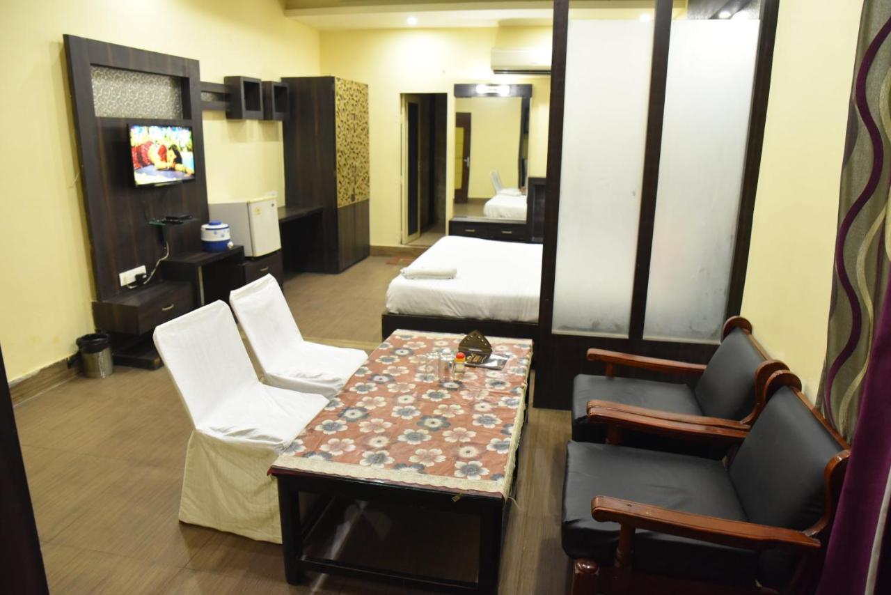 Hotel C-9 Джайпур Екстериор снимка