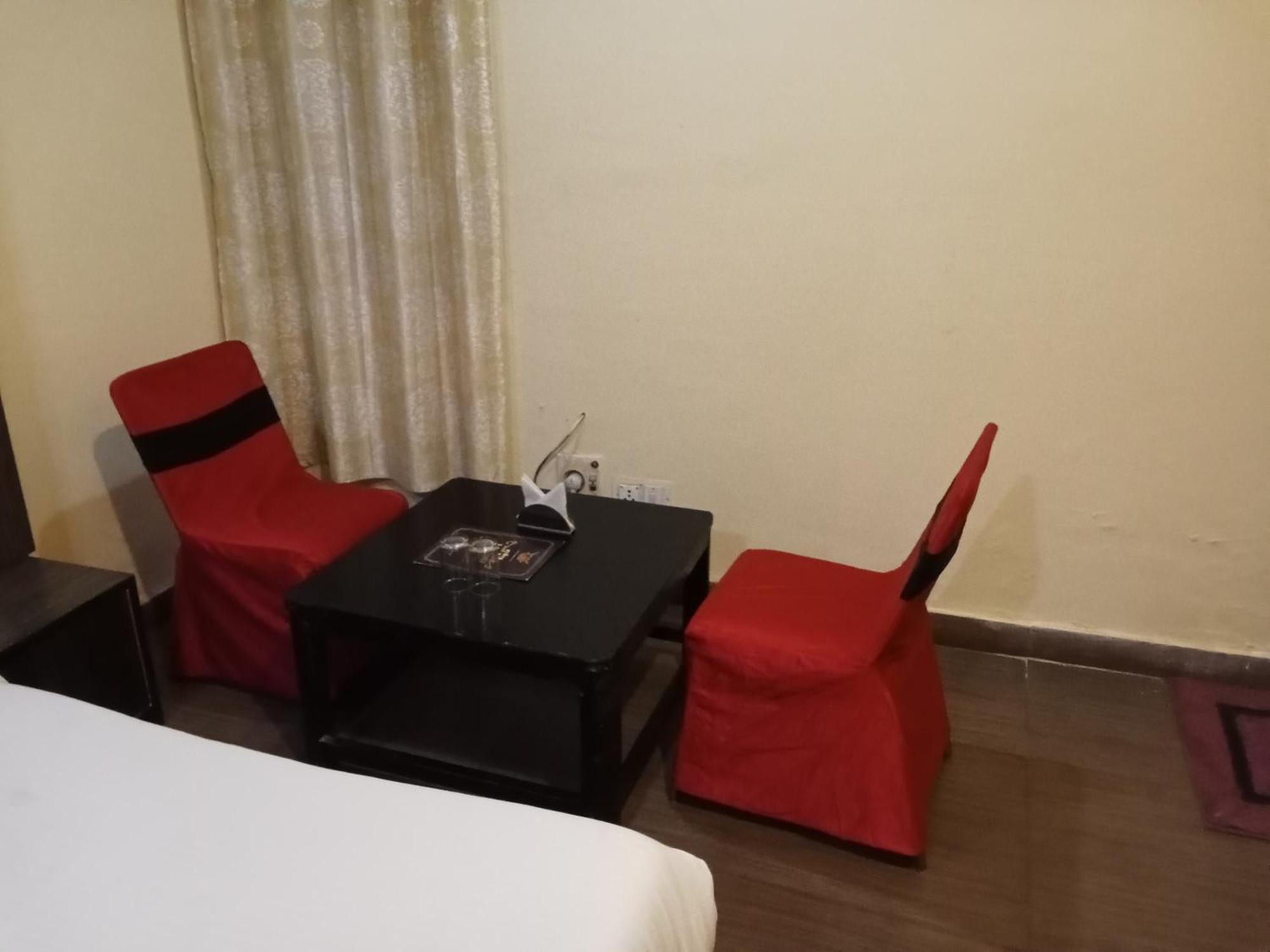 Hotel C-9 Джайпур Екстериор снимка