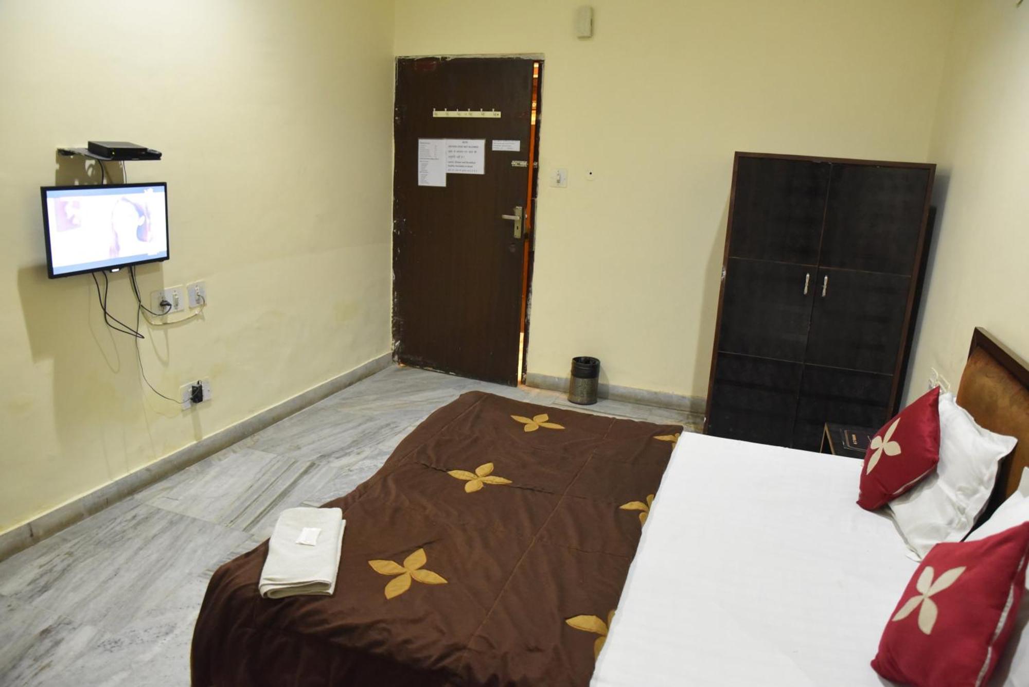 Hotel C-9 Джайпур Екстериор снимка
