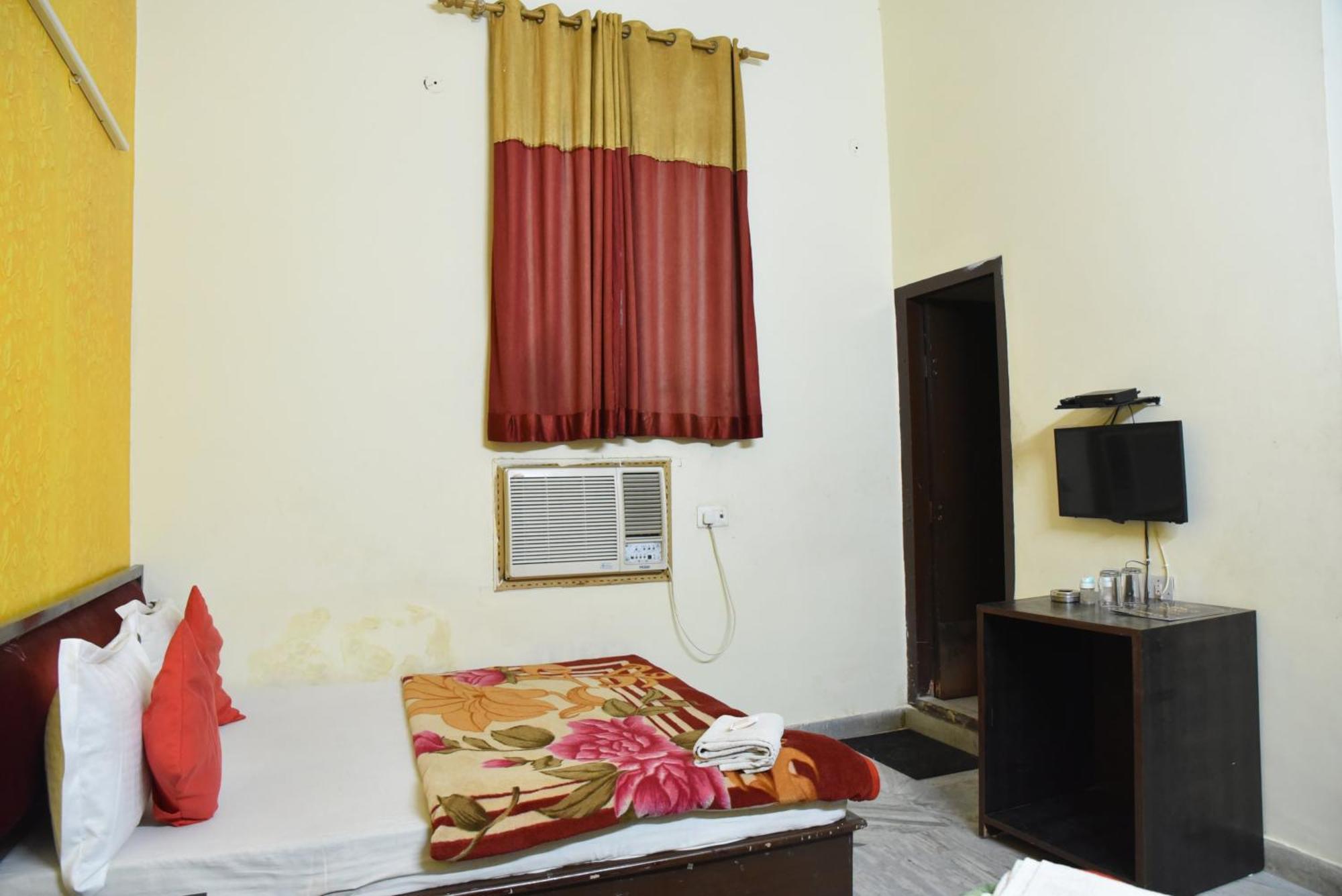 Hotel C-9 Джайпур Екстериор снимка