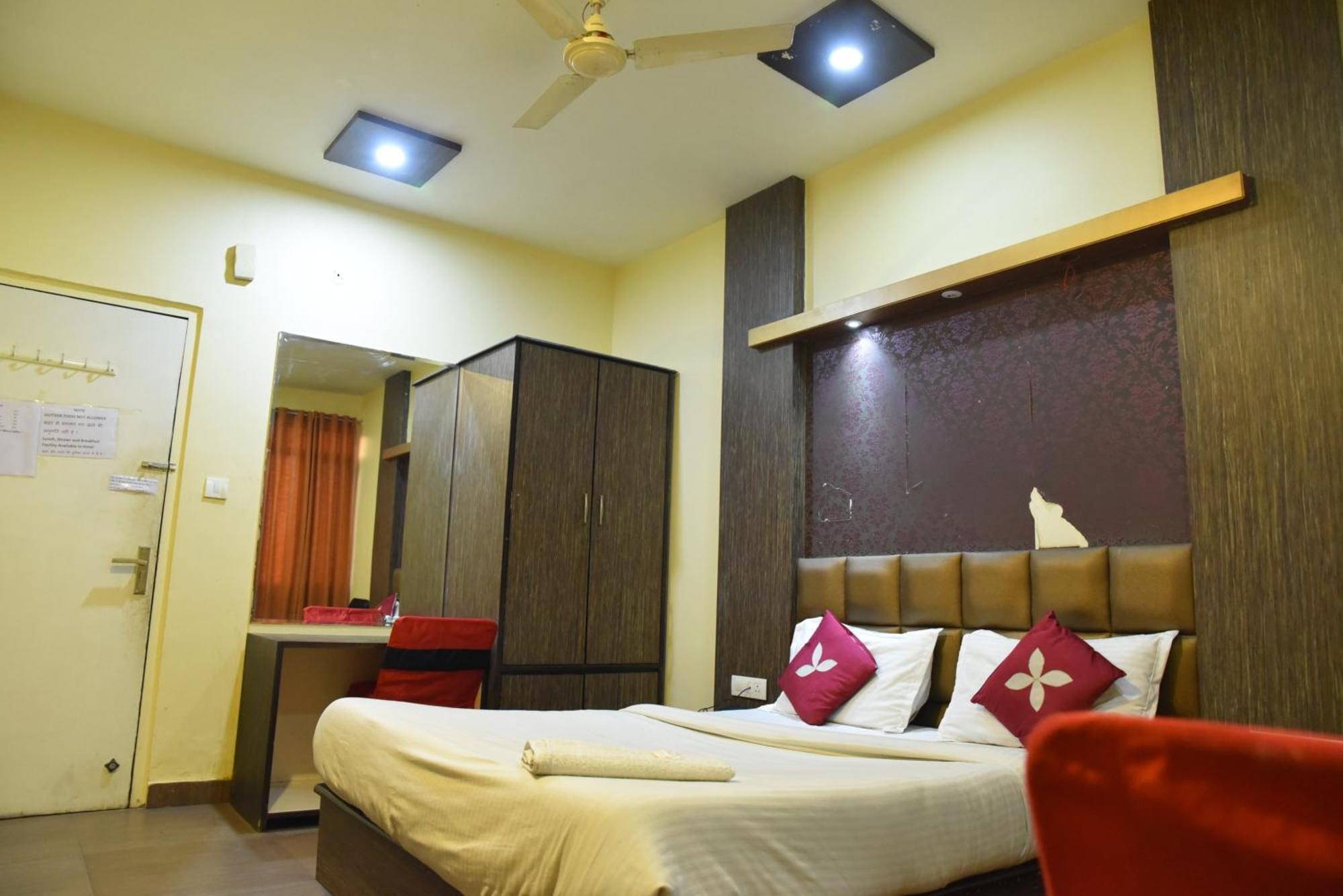 Hotel C-9 Джайпур Екстериор снимка