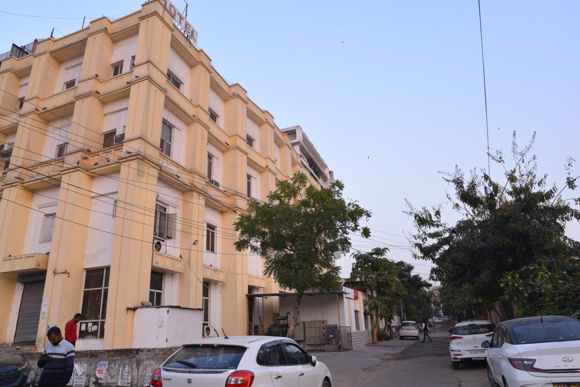 Hotel C-9 Джайпур Екстериор снимка