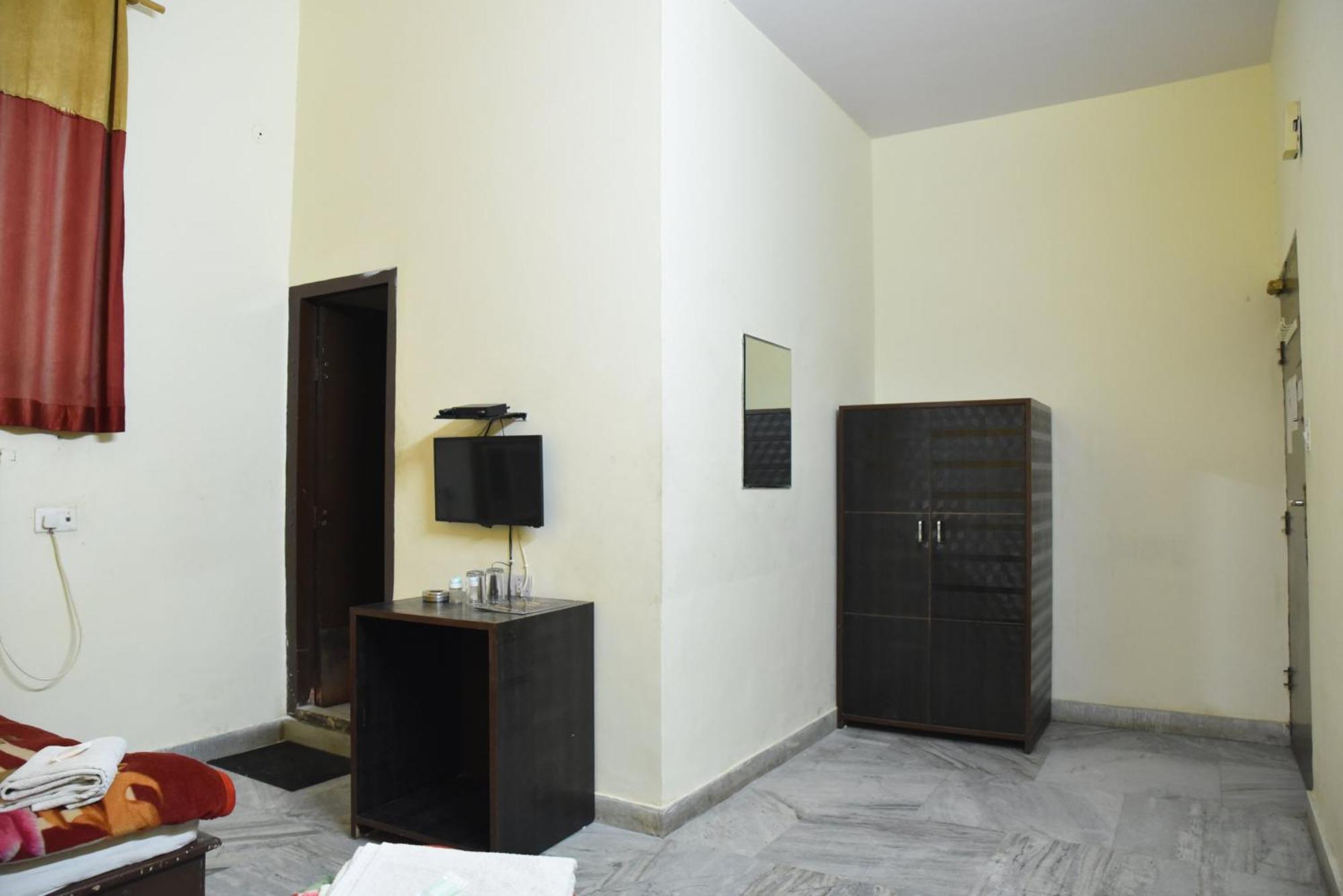Hotel C-9 Джайпур Екстериор снимка