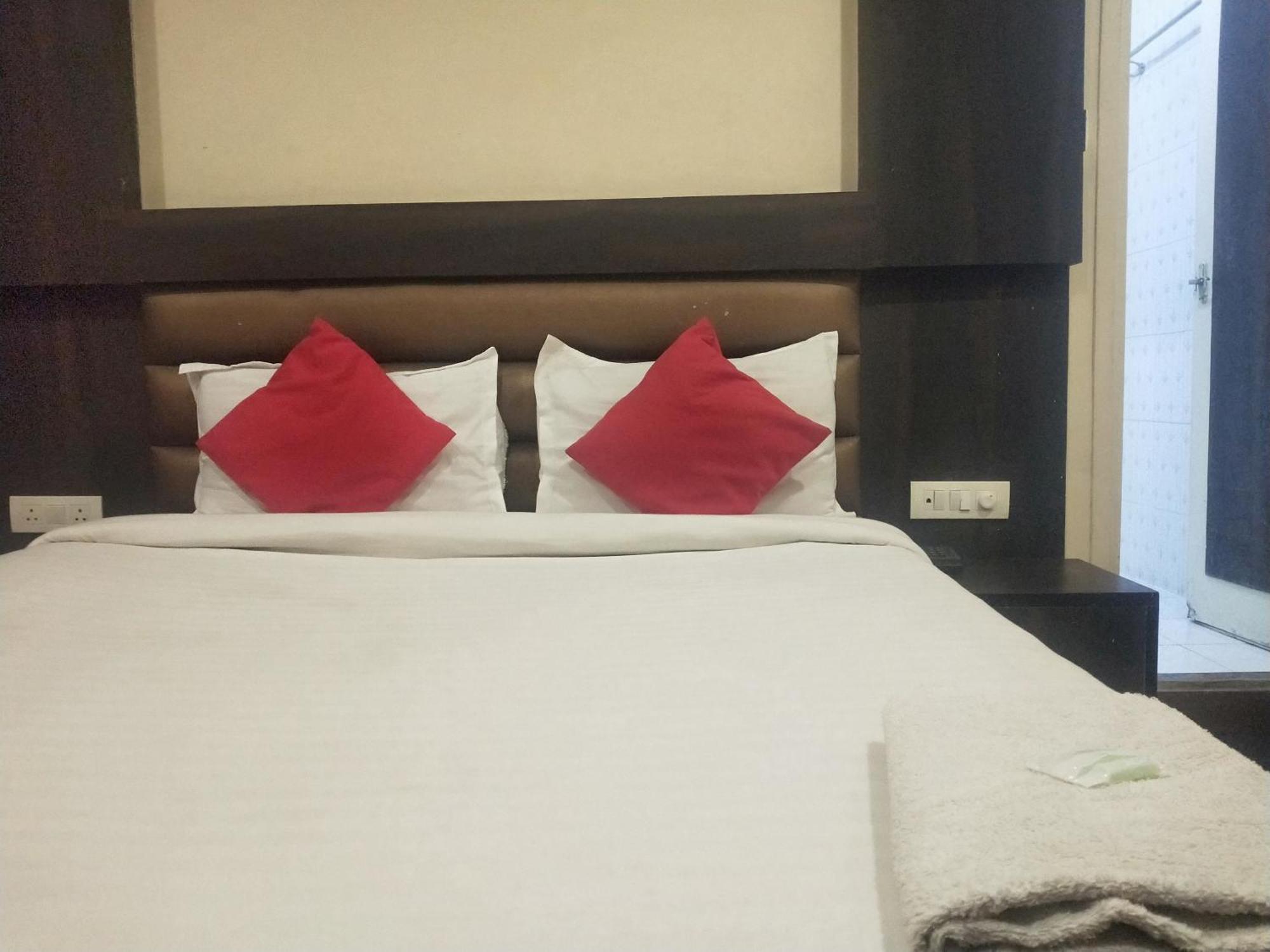 Hotel C-9 Джайпур Екстериор снимка
